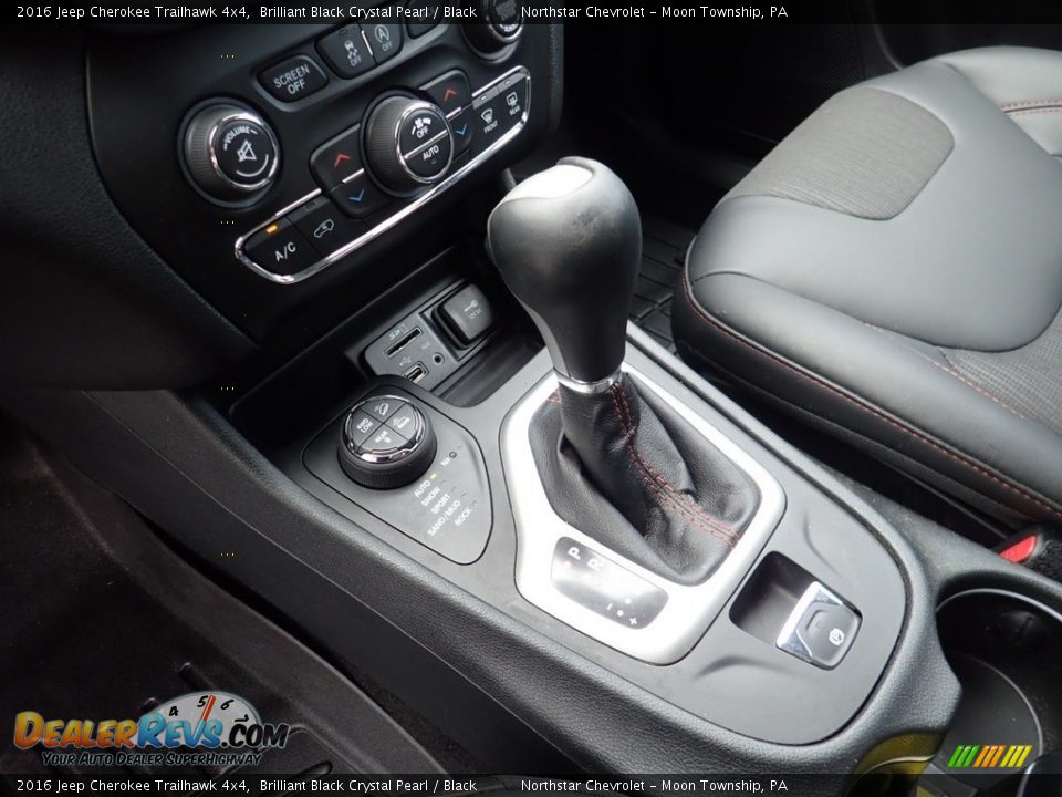 2016 Jeep Cherokee Trailhawk 4x4 Brilliant Black Crystal Pearl / Black Photo #26