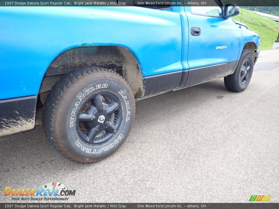 1997 Dodge Dakota Sport Regular Cab Bright Jade Metallic / Mist Gray Photo #11