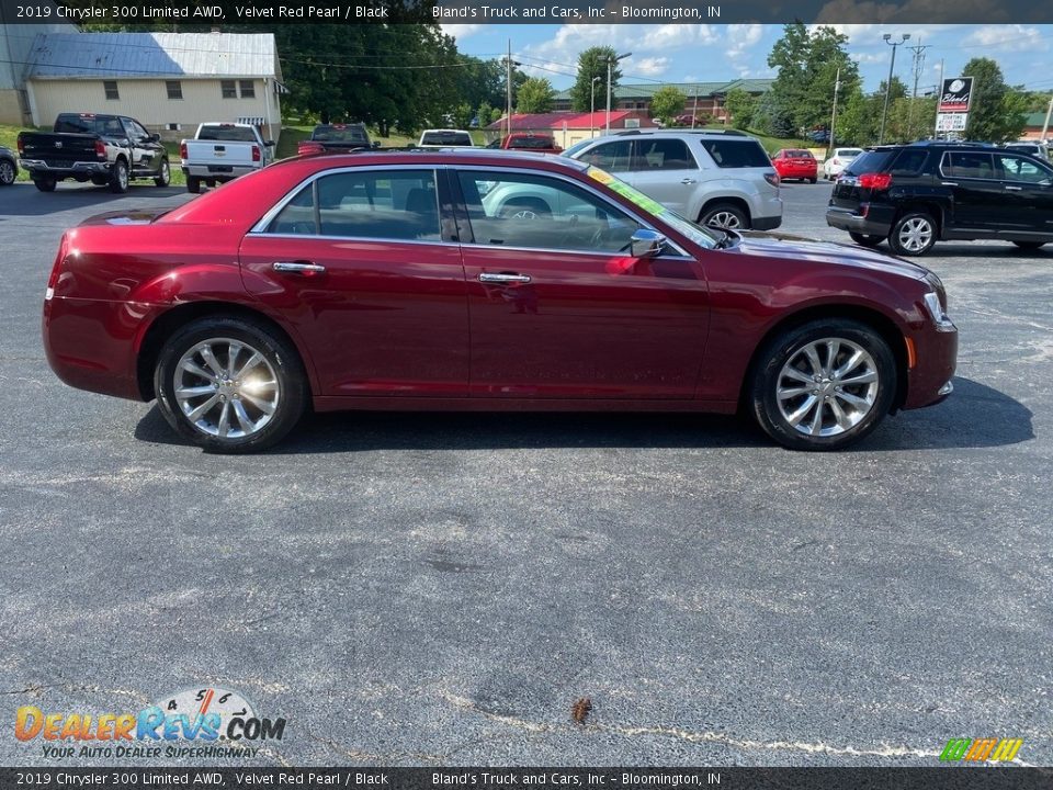 2019 Chrysler 300 Limited AWD Velvet Red Pearl / Black Photo #5