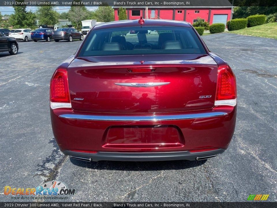 2019 Chrysler 300 Limited AWD Velvet Red Pearl / Black Photo #7