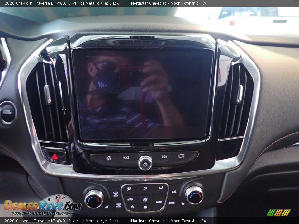 2020 Chevrolet Traverse LT AWD Silver Ice Metallic / Jet Black Photo #17