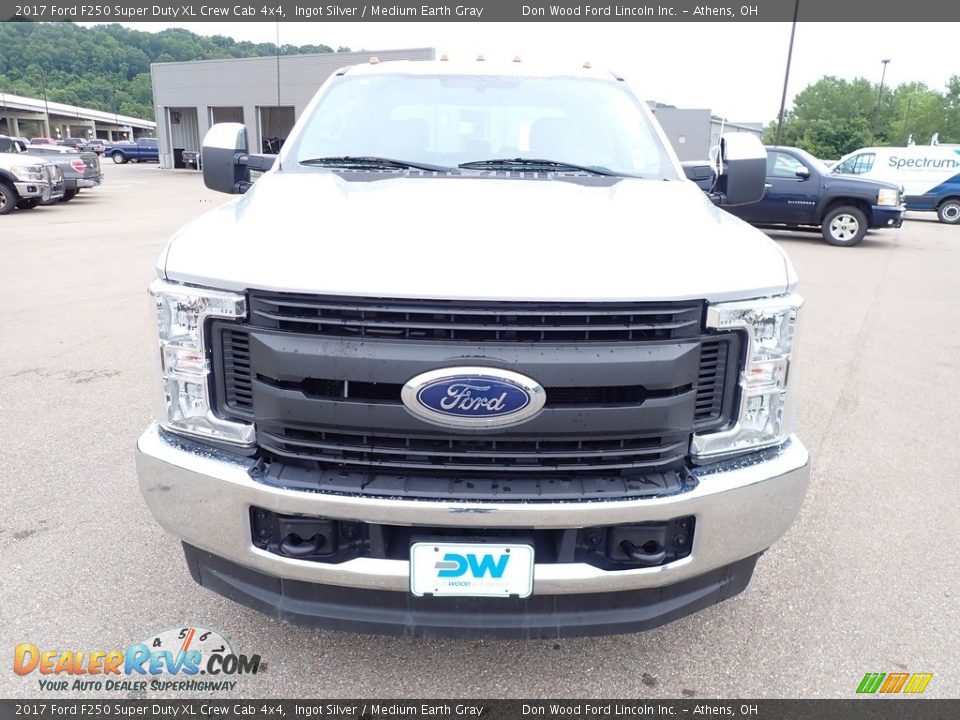 2017 Ford F250 Super Duty XL Crew Cab 4x4 Ingot Silver / Medium Earth Gray Photo #4