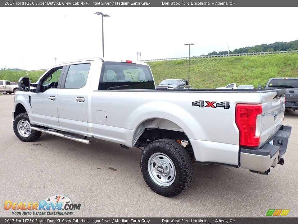 2017 Ford F250 Super Duty XL Crew Cab 4x4 Ingot Silver / Medium Earth Gray Photo #9