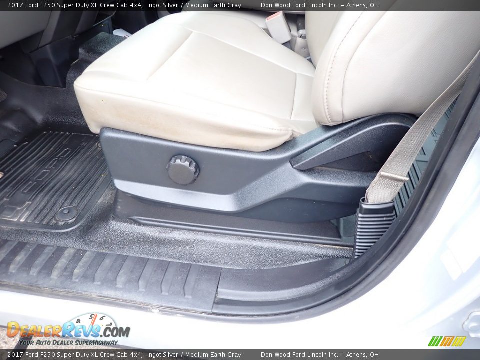 2017 Ford F250 Super Duty XL Crew Cab 4x4 Ingot Silver / Medium Earth Gray Photo #15