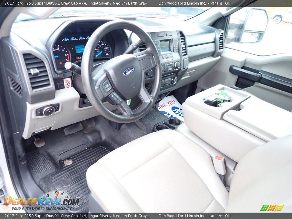 2017 Ford F250 Super Duty XL Crew Cab 4x4 Ingot Silver / Medium Earth Gray Photo #16