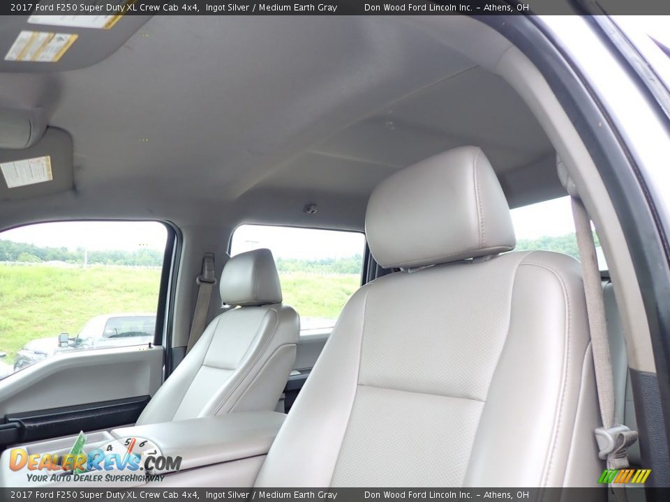 2017 Ford F250 Super Duty XL Crew Cab 4x4 Ingot Silver / Medium Earth Gray Photo #28