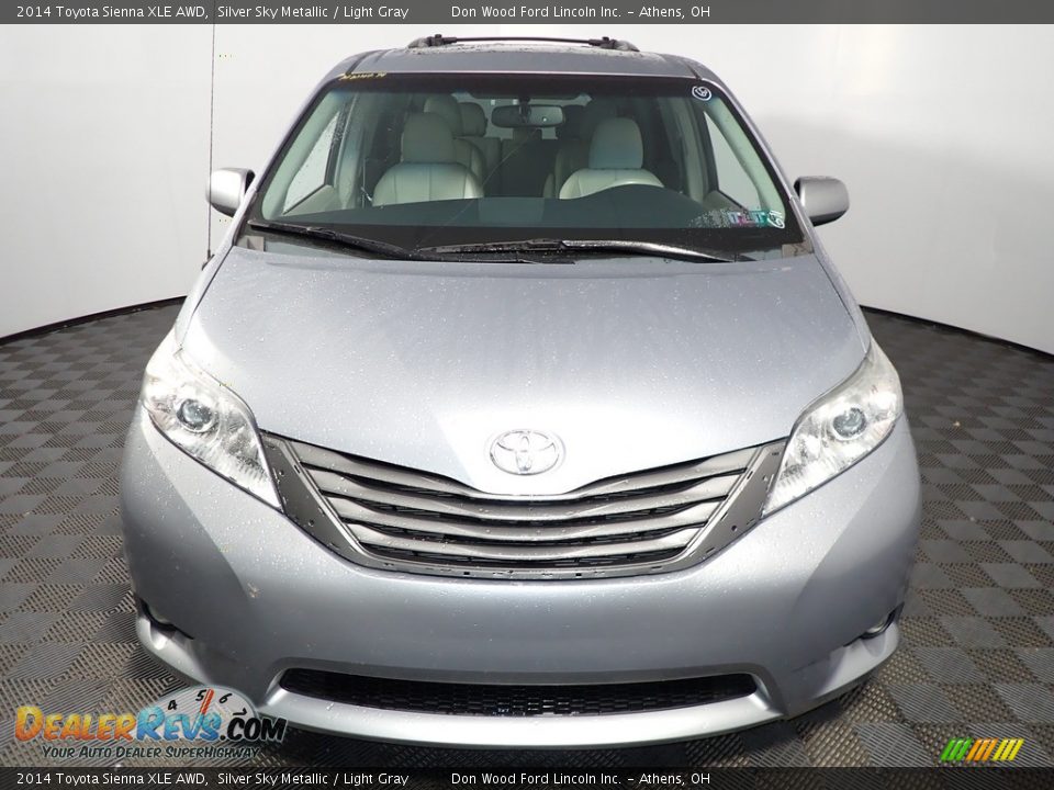 2014 Toyota Sienna XLE AWD Silver Sky Metallic / Light Gray Photo #4