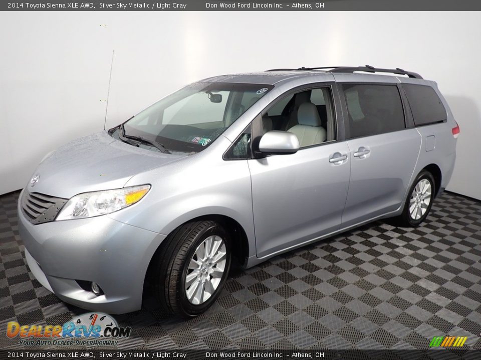 2014 Toyota Sienna XLE AWD Silver Sky Metallic / Light Gray Photo #7
