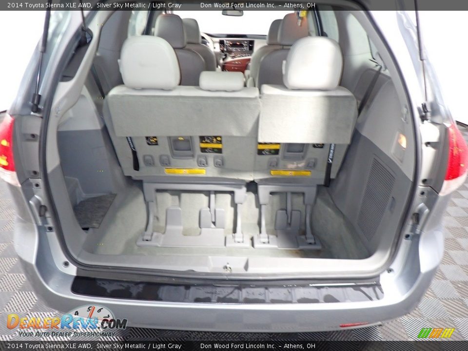 2014 Toyota Sienna XLE AWD Silver Sky Metallic / Light Gray Photo #12