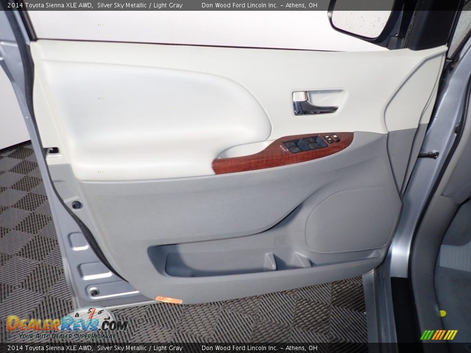 2014 Toyota Sienna XLE AWD Silver Sky Metallic / Light Gray Photo #18