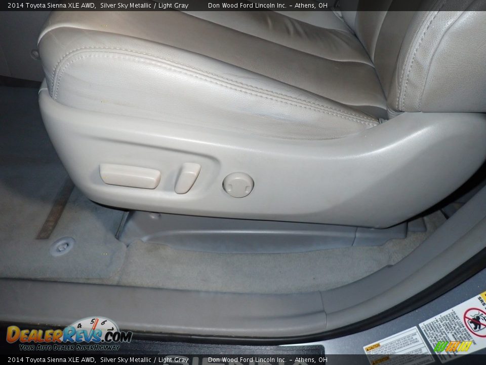 2014 Toyota Sienna XLE AWD Silver Sky Metallic / Light Gray Photo #19