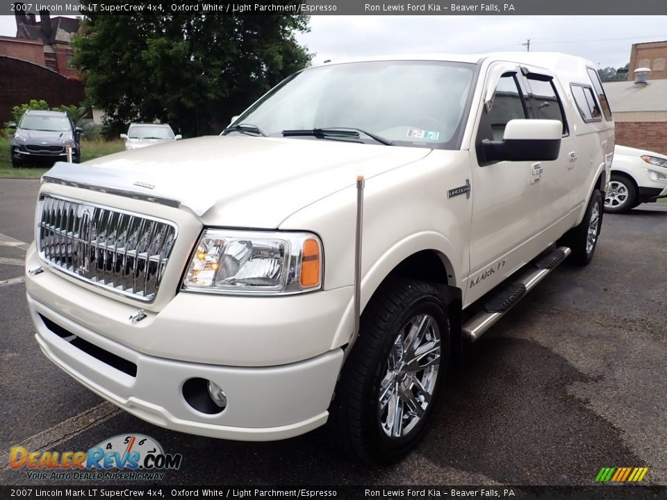 2007 Lincoln Mark LT SuperCrew 4x4 Oxford White / Light Parchment/Espresso Photo #5