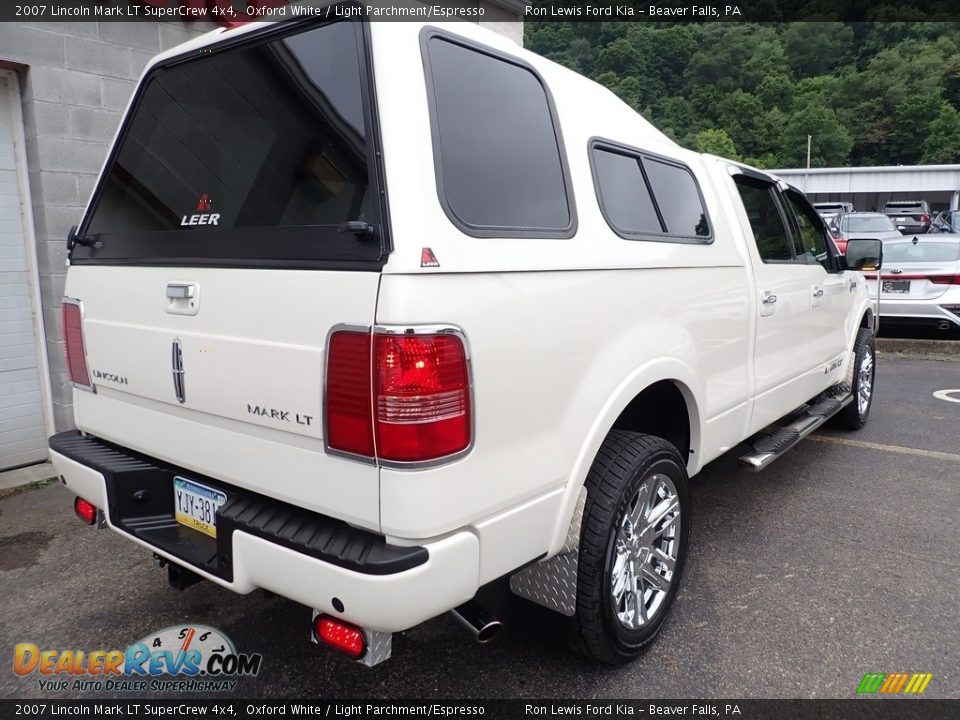 2007 Lincoln Mark LT SuperCrew 4x4 Oxford White / Light Parchment/Espresso Photo #8