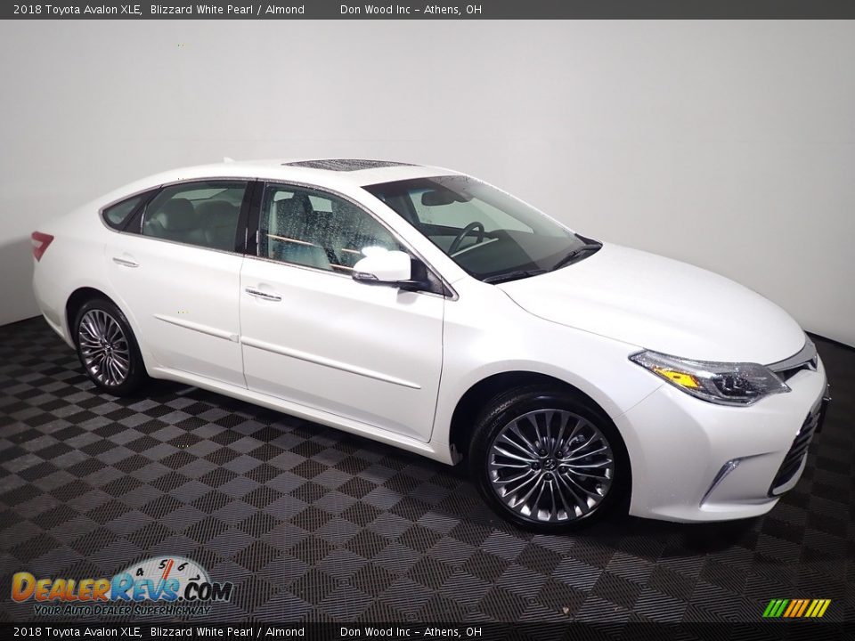 2018 Toyota Avalon XLE Blizzard White Pearl / Almond Photo #2