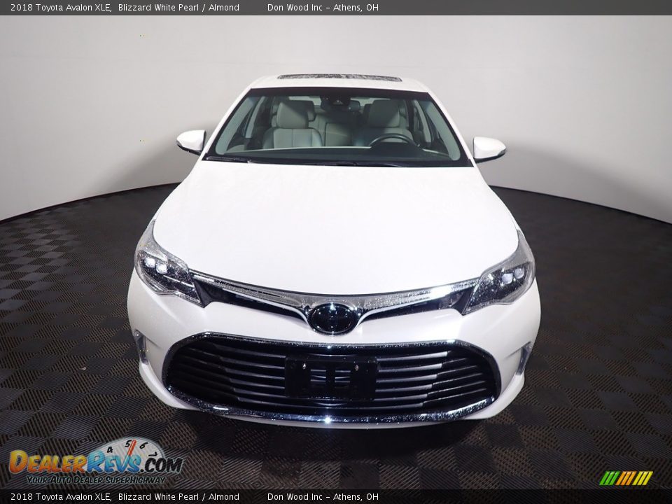 2018 Toyota Avalon XLE Blizzard White Pearl / Almond Photo #4