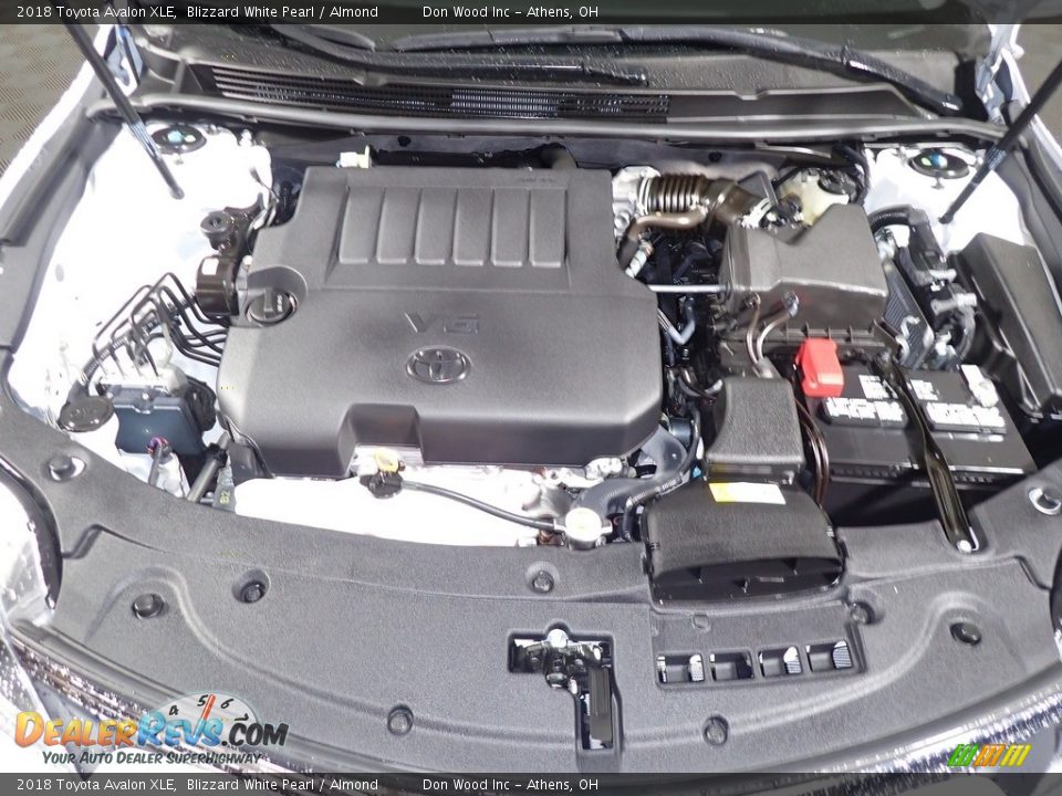 2018 Toyota Avalon XLE Blizzard White Pearl / Almond Photo #6