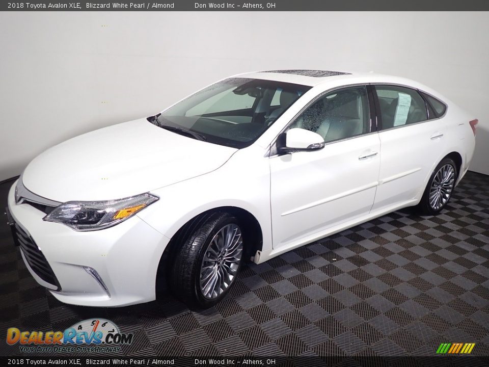 2018 Toyota Avalon XLE Blizzard White Pearl / Almond Photo #7