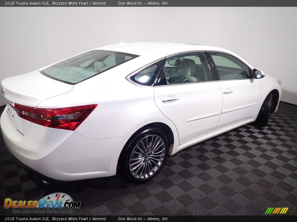 2018 Toyota Avalon XLE Blizzard White Pearl / Almond Photo #14