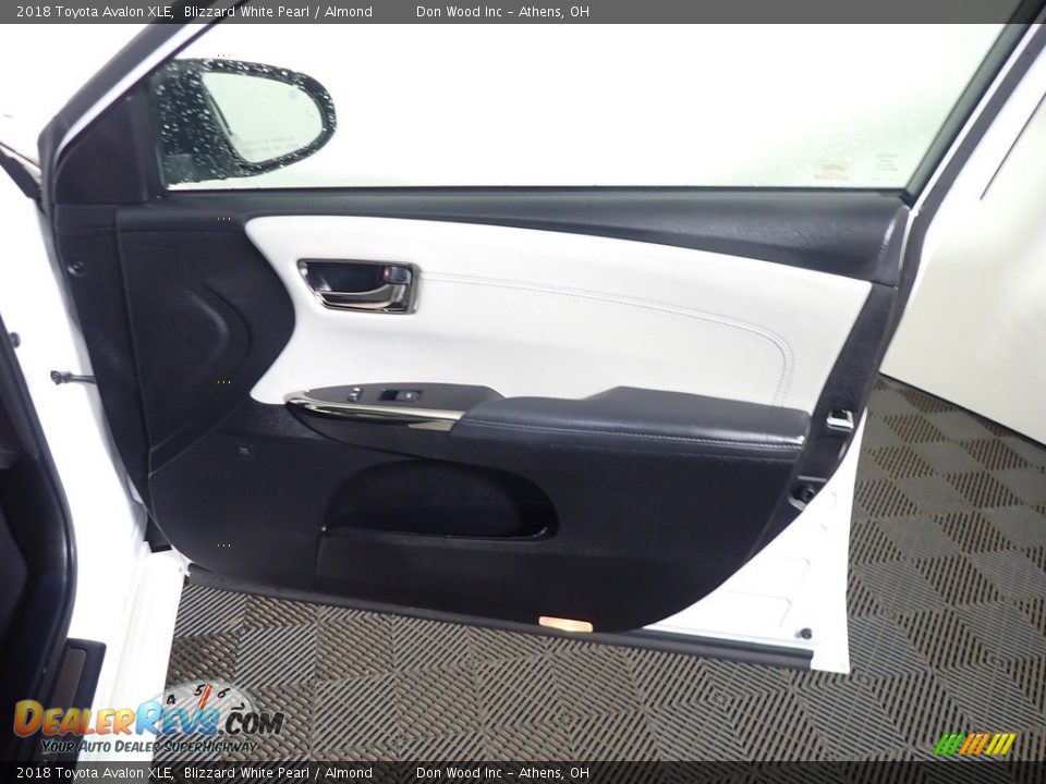 2018 Toyota Avalon XLE Blizzard White Pearl / Almond Photo #23