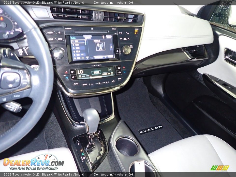 2018 Toyota Avalon XLE Blizzard White Pearl / Almond Photo #29