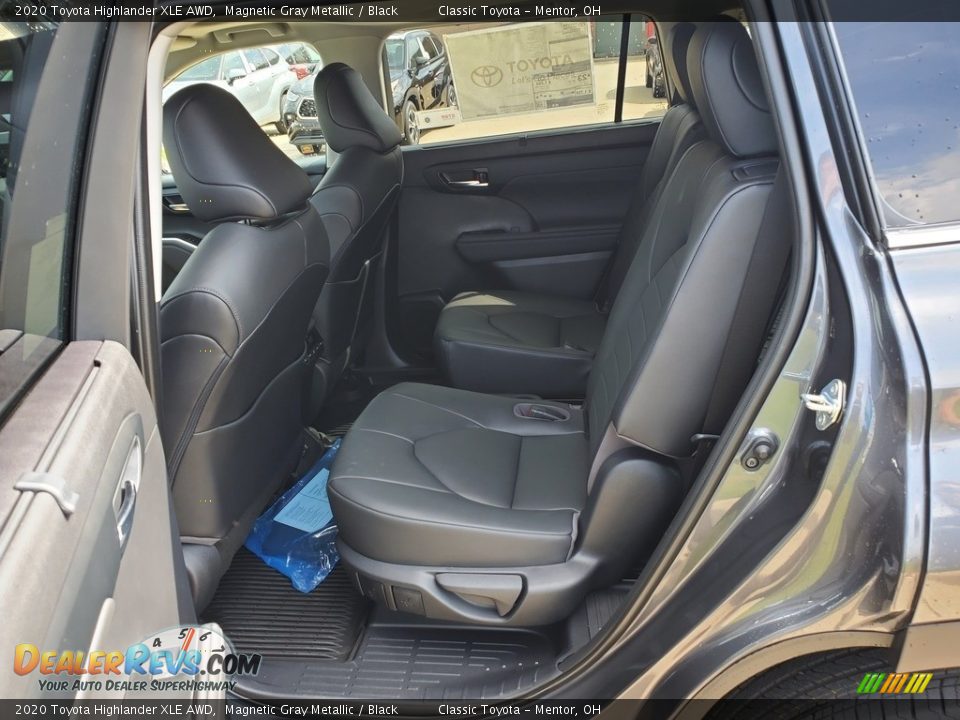 Rear Seat of 2020 Toyota Highlander XLE AWD Photo #3