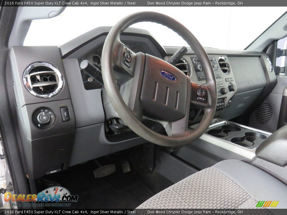 2016 Ford F450 Super Duty XLT Crew Cab 4x4 Steering Wheel Photo #21