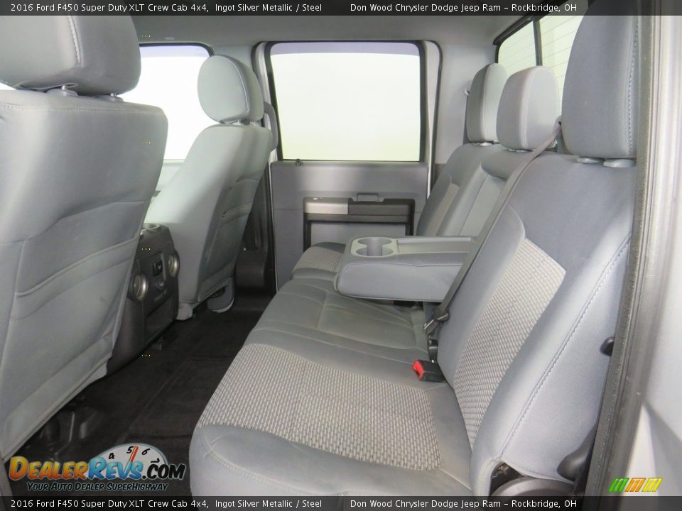 Rear Seat of 2016 Ford F450 Super Duty XLT Crew Cab 4x4 Photo #24