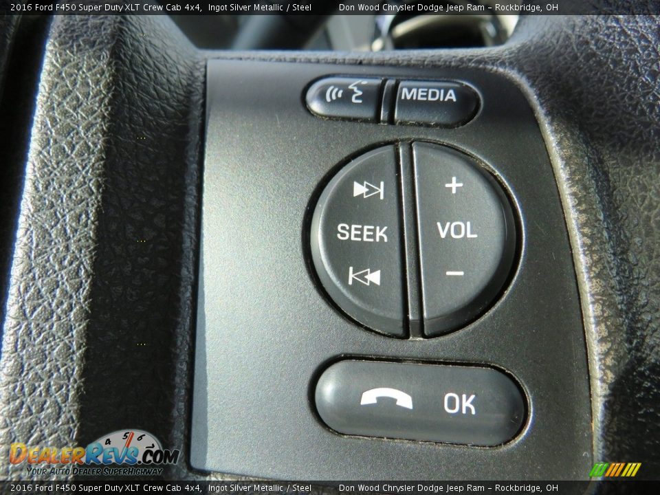 Controls of 2016 Ford F450 Super Duty XLT Crew Cab 4x4 Photo #36
