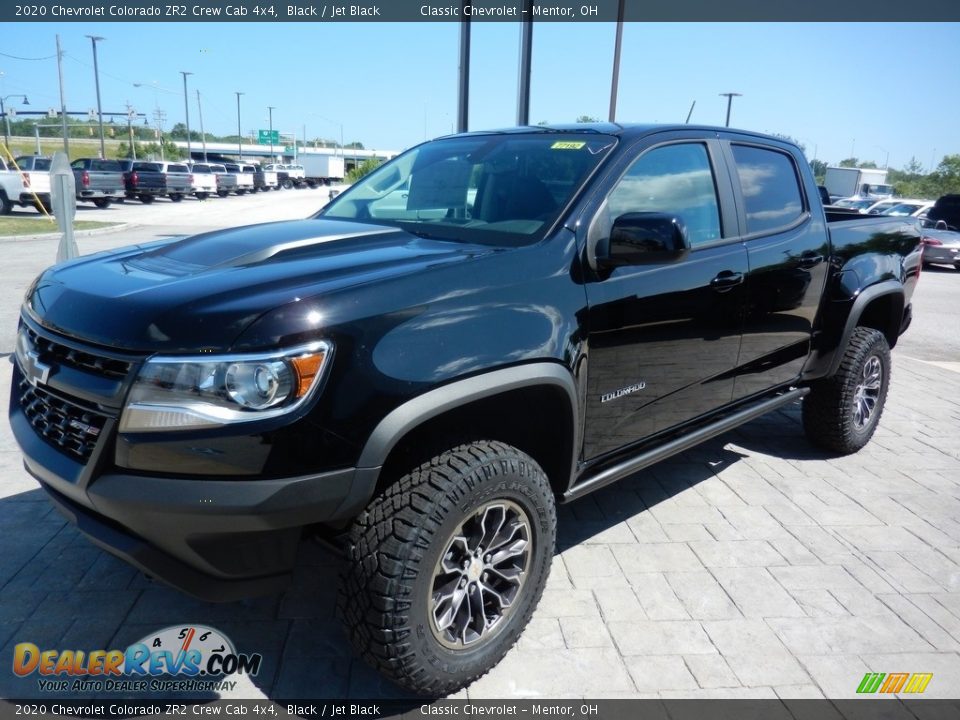 Front 3/4 View of 2020 Chevrolet Colorado ZR2 Crew Cab 4x4 Photo #1