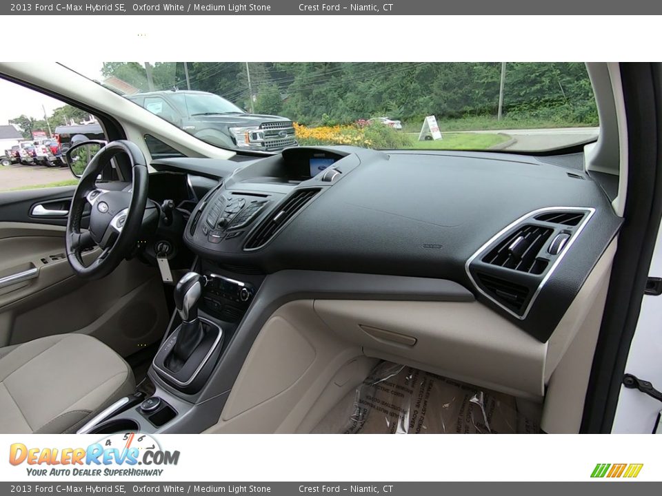2013 Ford C-Max Hybrid SE Oxford White / Medium Light Stone Photo #24