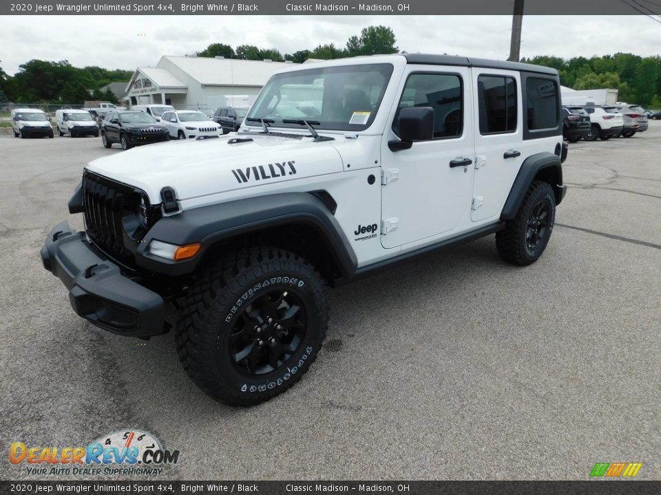 Front 3/4 View of 2020 Jeep Wrangler Unlimited Sport 4x4 Photo #2