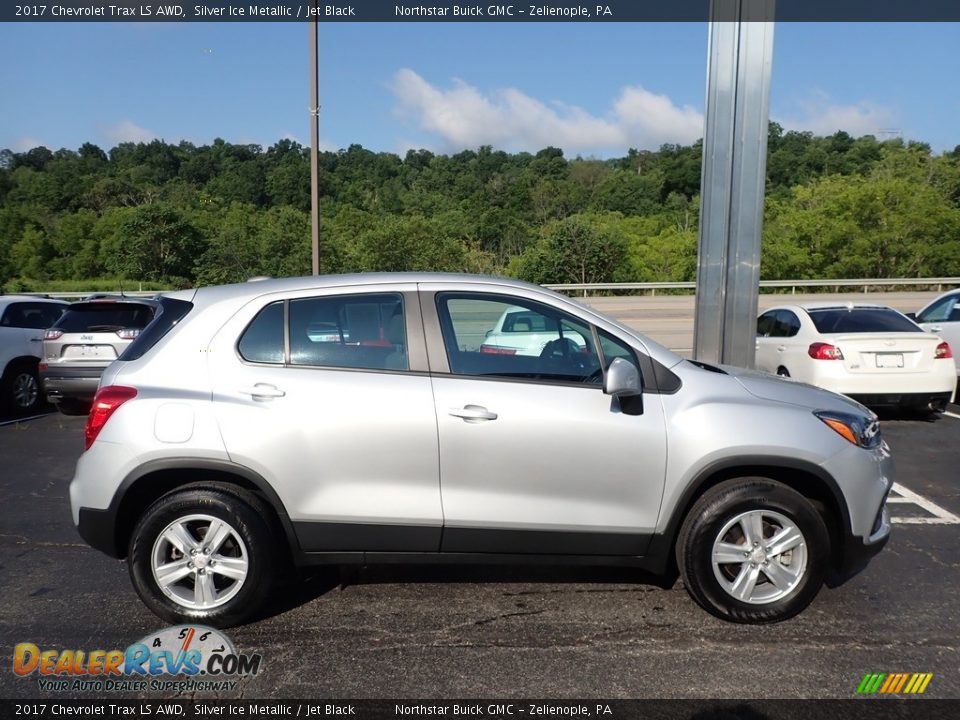 2017 Chevrolet Trax LS AWD Silver Ice Metallic / Jet Black Photo #5