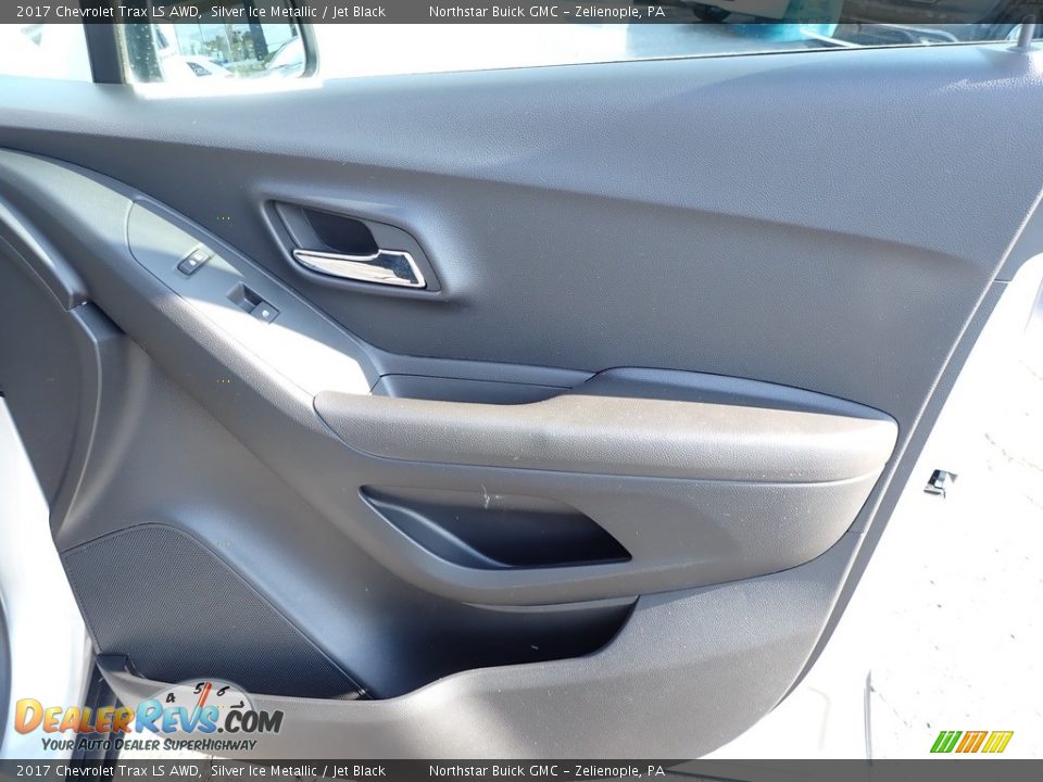 2017 Chevrolet Trax LS AWD Silver Ice Metallic / Jet Black Photo #7