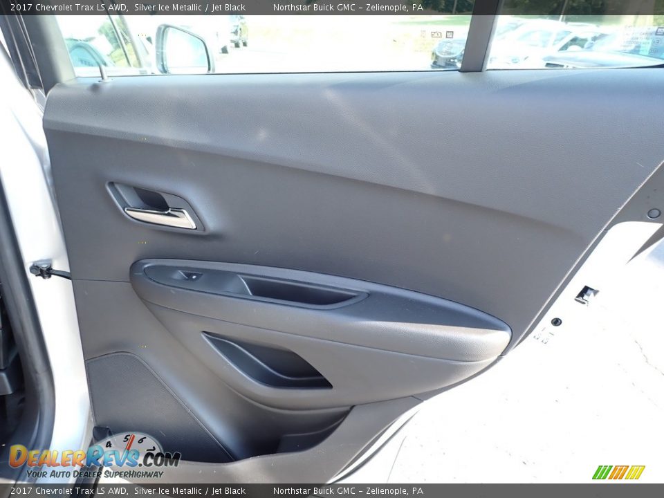 2017 Chevrolet Trax LS AWD Silver Ice Metallic / Jet Black Photo #8