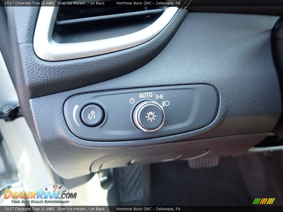 2017 Chevrolet Trax LS AWD Silver Ice Metallic / Jet Black Photo #17