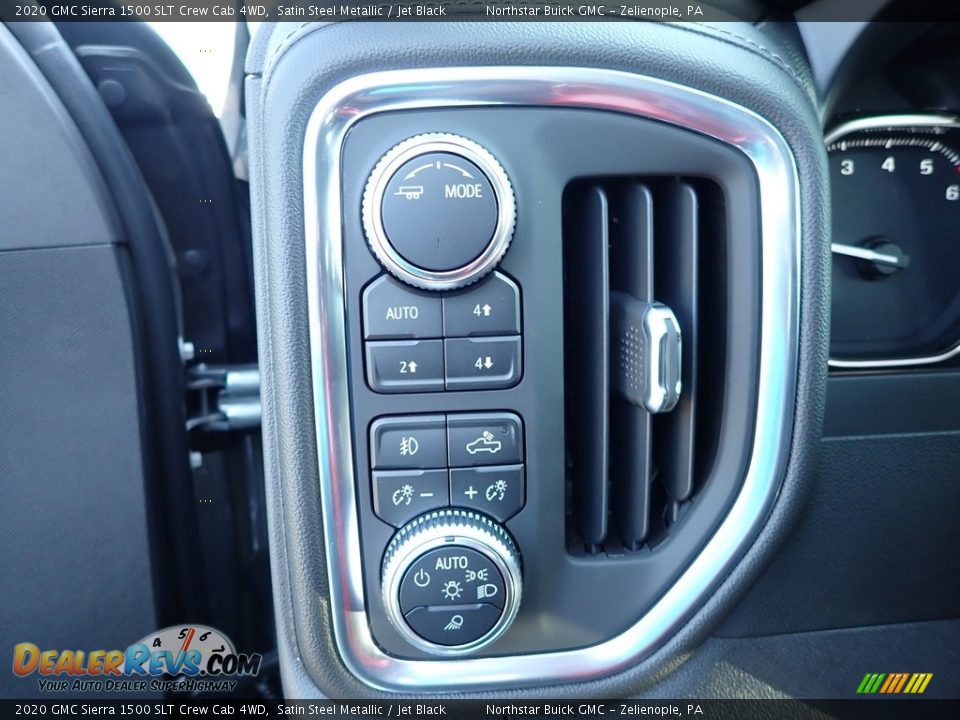 Controls of 2020 GMC Sierra 1500 SLT Crew Cab 4WD Photo #11