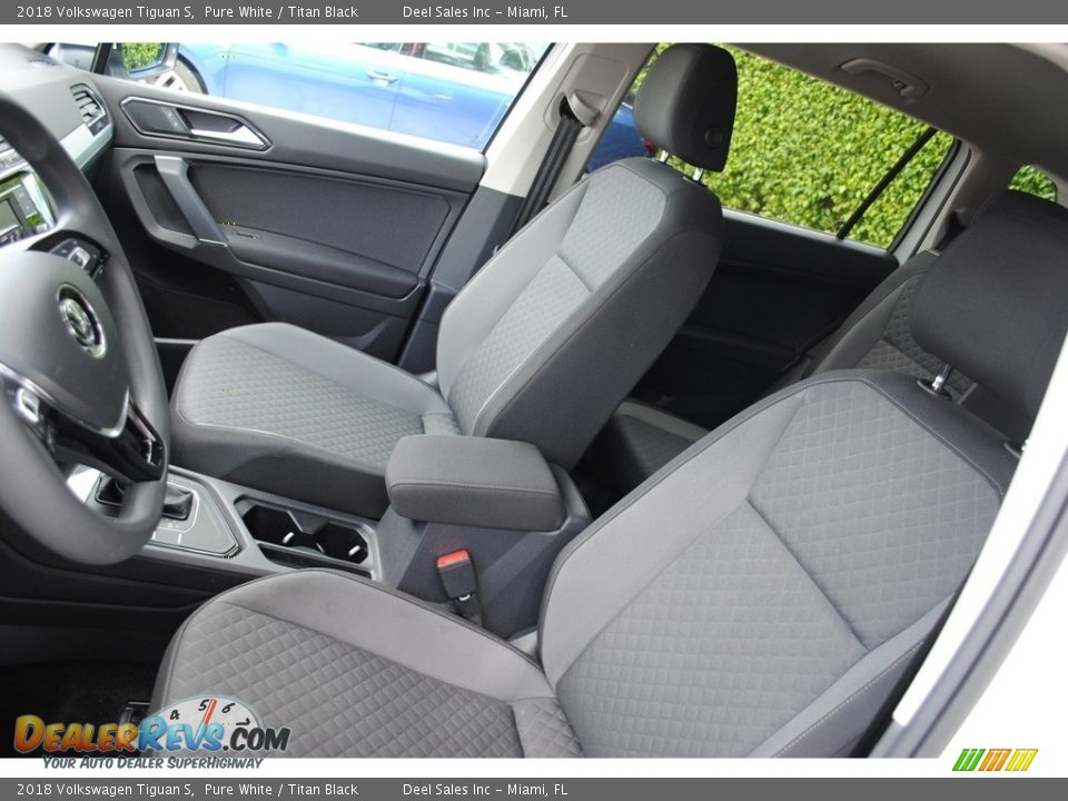 Front Seat of 2018 Volkswagen Tiguan S Photo #12