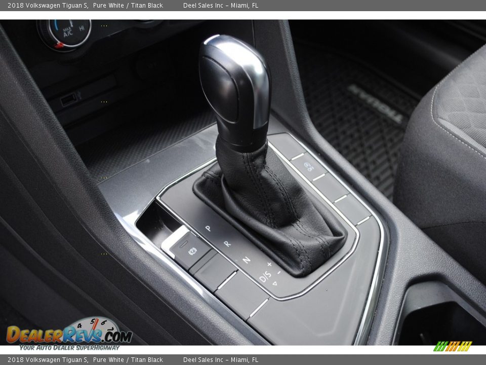 2018 Volkswagen Tiguan S Shifter Photo #13