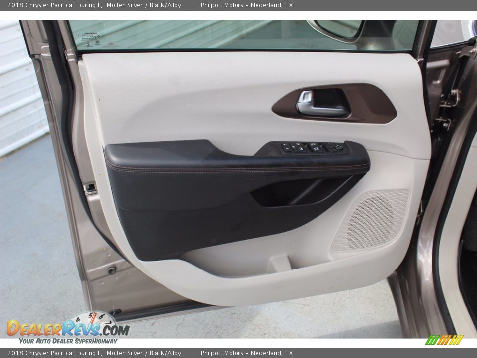 2018 Chrysler Pacifica Touring L Molten Silver / Black/Alloy Photo #14