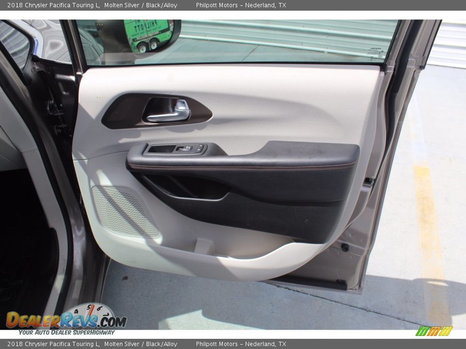 2018 Chrysler Pacifica Touring L Molten Silver / Black/Alloy Photo #30