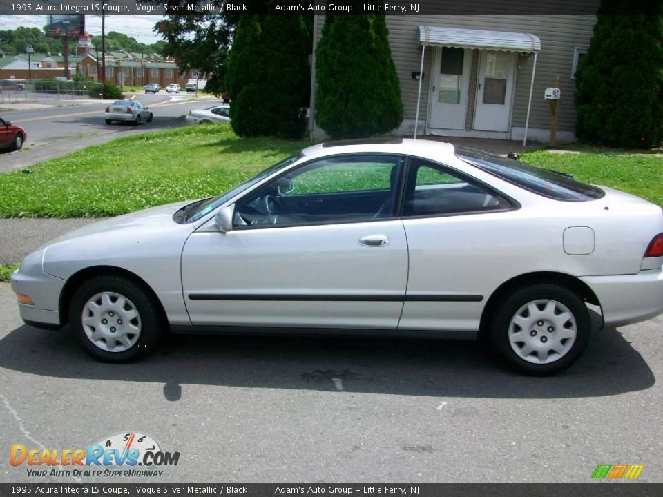 1995 Acura Integra LS Coupe Vogue Silver Metallic / Black Photo #2