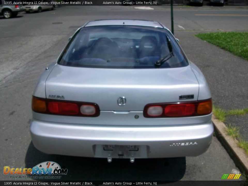 1995 Acura Integra LS Coupe Vogue Silver Metallic / Black Photo #3