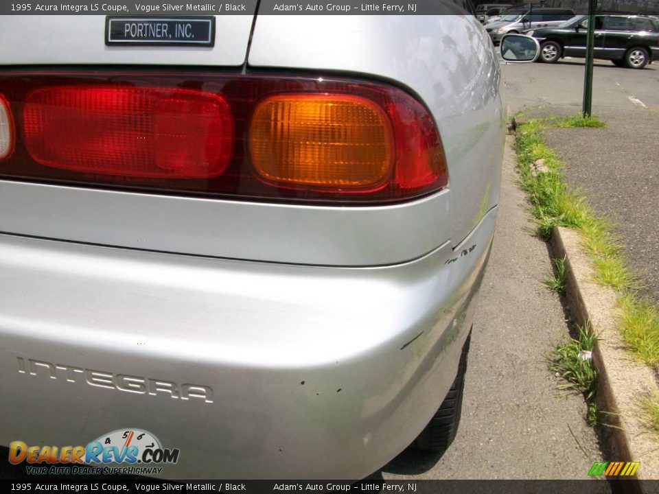 1995 Acura Integra LS Coupe Vogue Silver Metallic / Black Photo #13