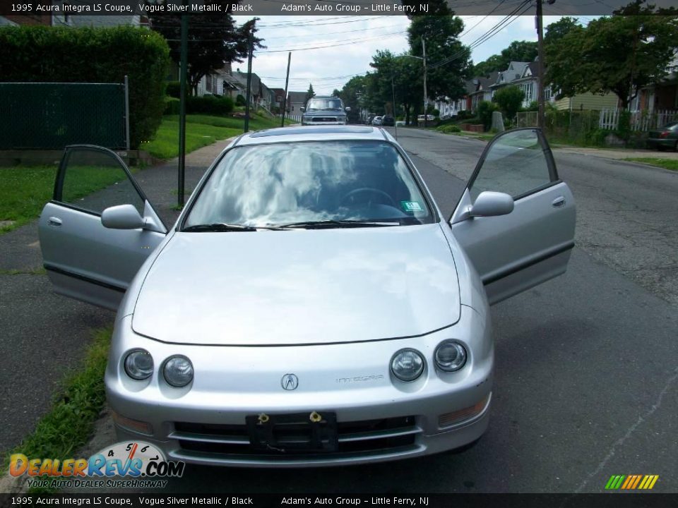 1995 Acura Integra LS Coupe Vogue Silver Metallic / Black Photo #31