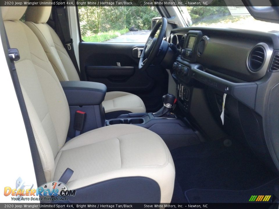 Front Seat of 2020 Jeep Wrangler Unlimited Sport 4x4 Photo #16