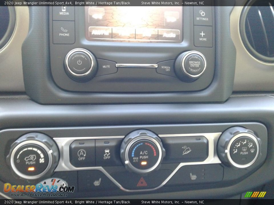 Controls of 2020 Jeep Wrangler Unlimited Sport 4x4 Photo #23