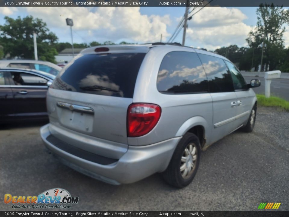 2006 Chrysler Town & Country Touring Bright Silver Metallic / Medium Slate Gray Photo #3