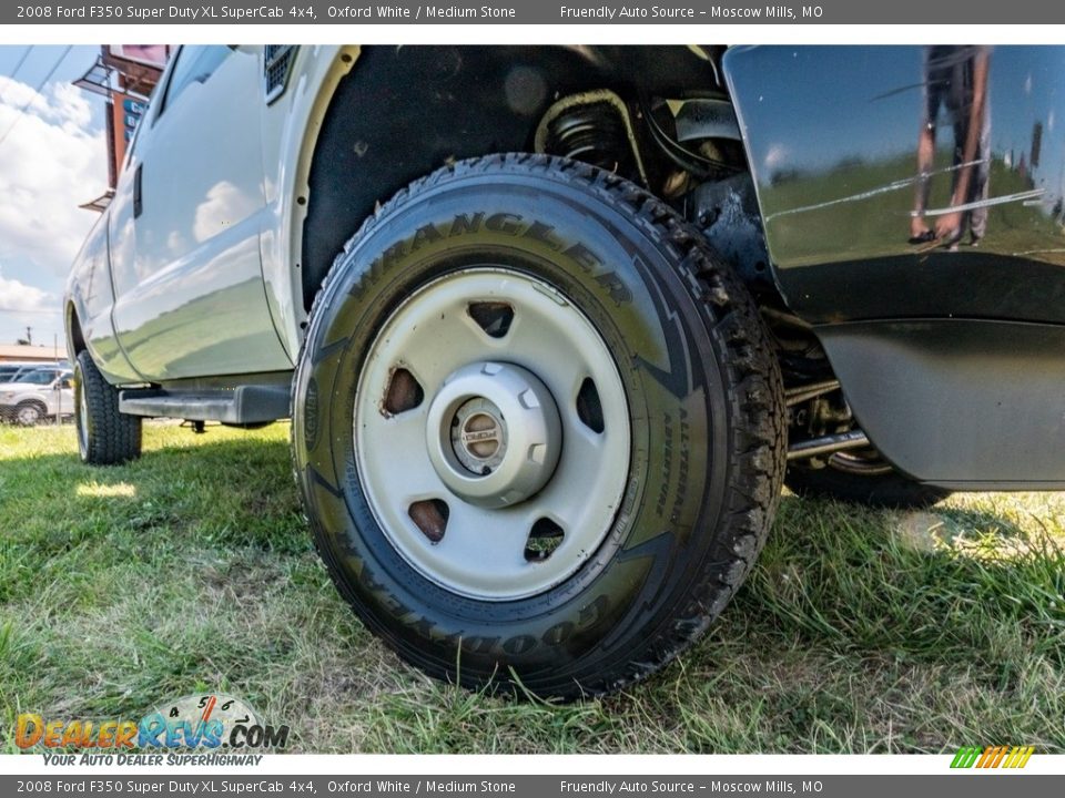 2008 Ford F350 Super Duty XL SuperCab 4x4 Oxford White / Medium Stone Photo #2