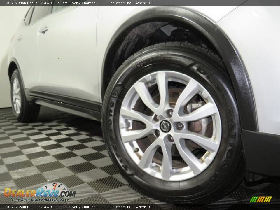 2017 Nissan Rogue SV AWD Brilliant Silver / Charcoal Photo #3