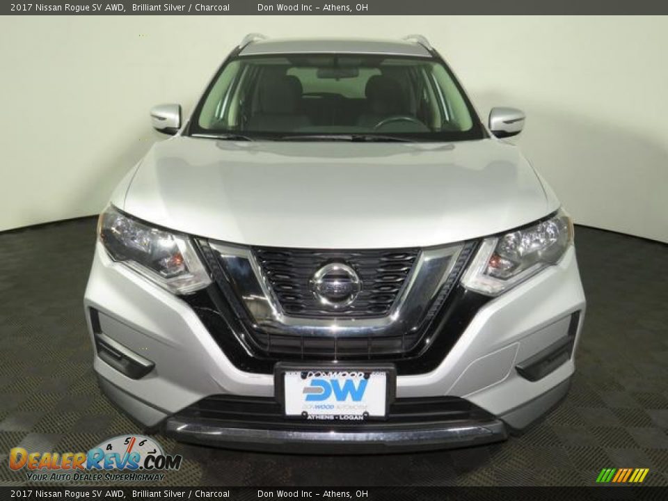 2017 Nissan Rogue SV AWD Brilliant Silver / Charcoal Photo #4